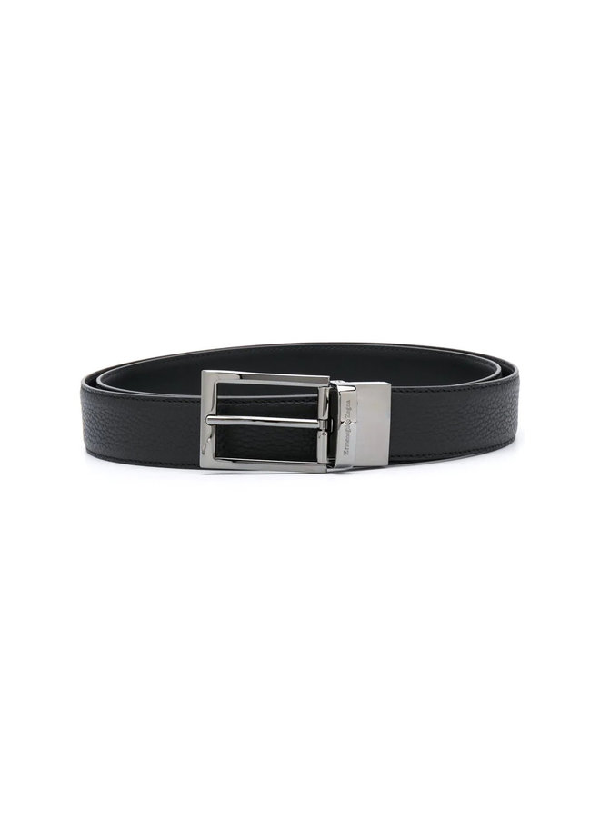 Logo Engraved Buckle Belt in Black