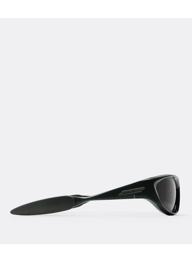 Injection Wraparound Sunglasses in Black