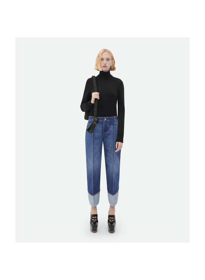 Mid Rise Jeans with Curved Bottom in Mid Blue