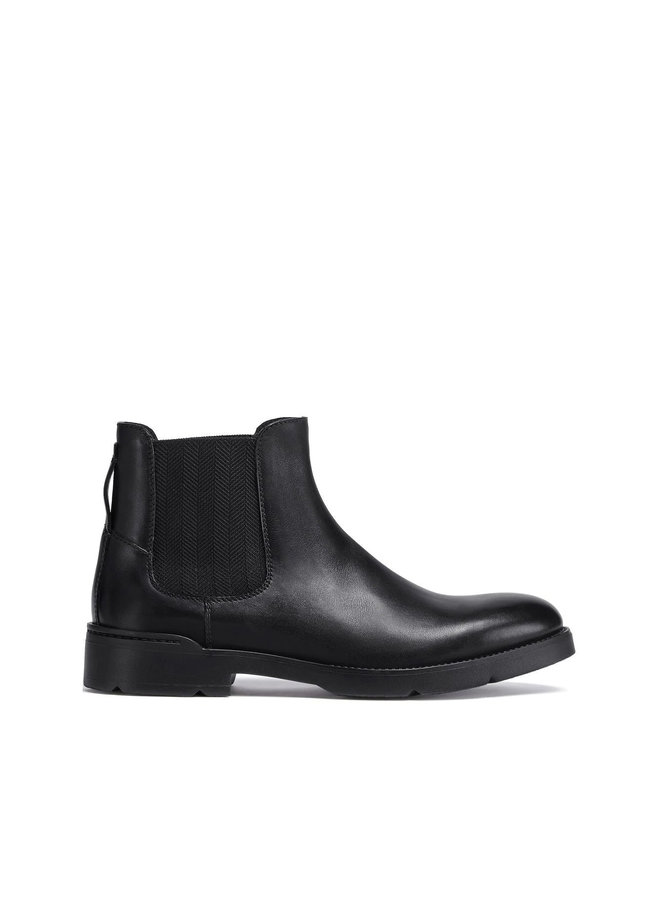 Chelsea Ankle Boots in Black
