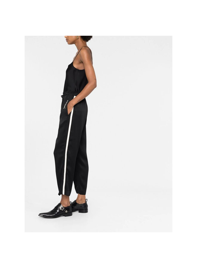 Mid Rise Logo Embroidered Crop Pants in Black