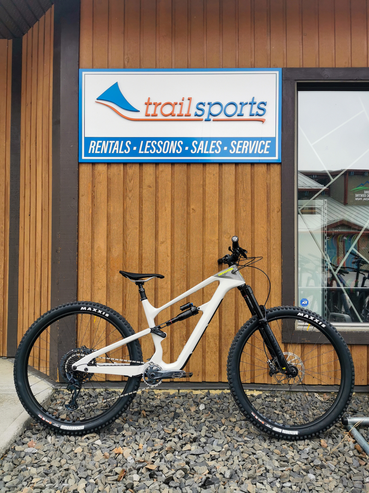 Staff Bike 23 24 Cannondale Habit Carbon LT 1 Trail Sports Inc