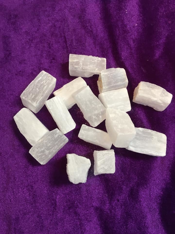 STONE SELENITE SMALL RAW CHUNK