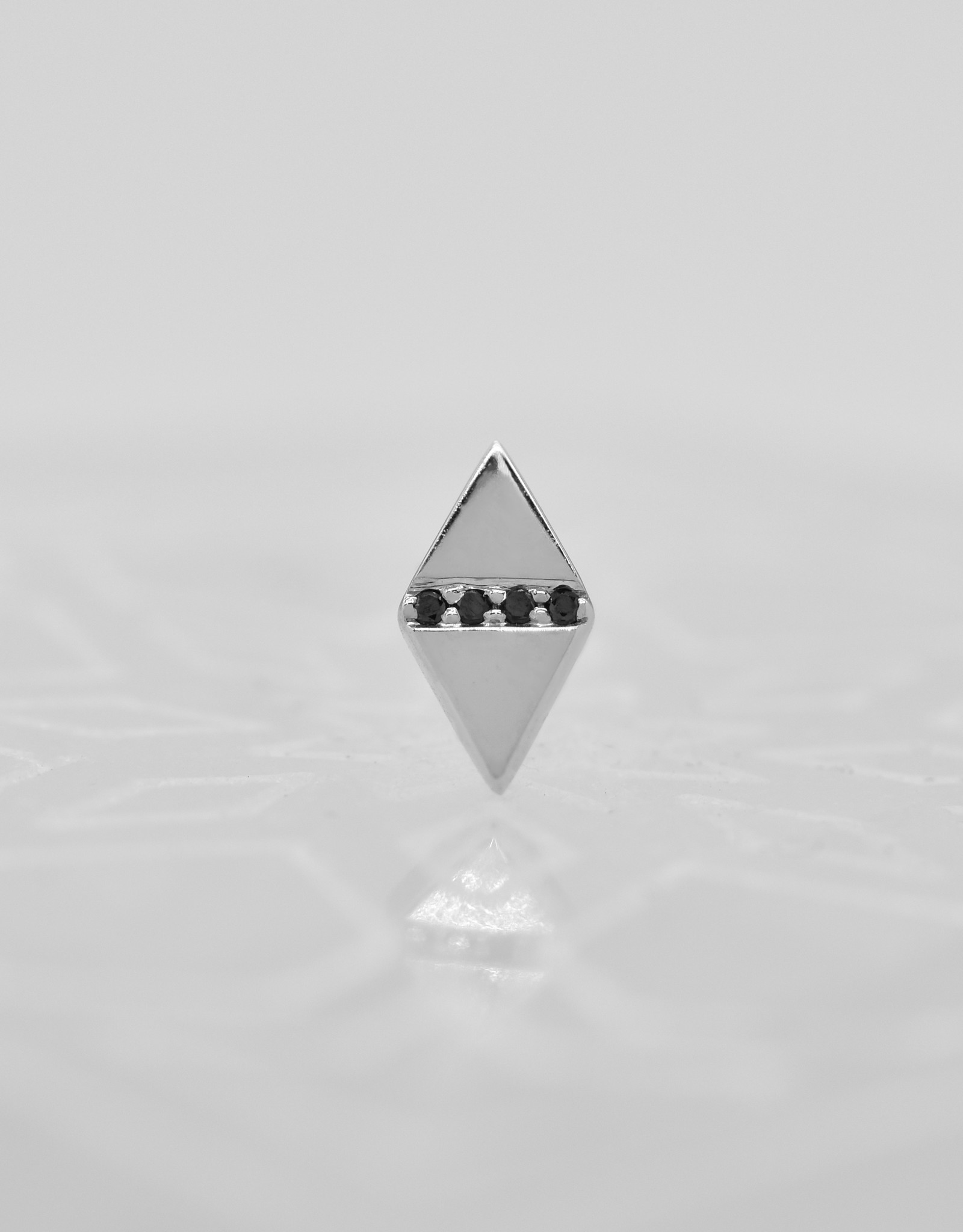 Modern Mood Modern Mood threadless WG high polish Venus with Black Diamonds