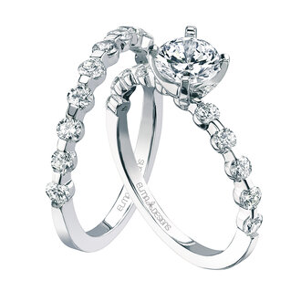 Expressions Jewelers 18K Diamond Band Expressions Jewelers 18K Diamond Band