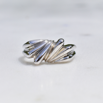 Expressions Jewelers Gold Sculpted Ridge Ring