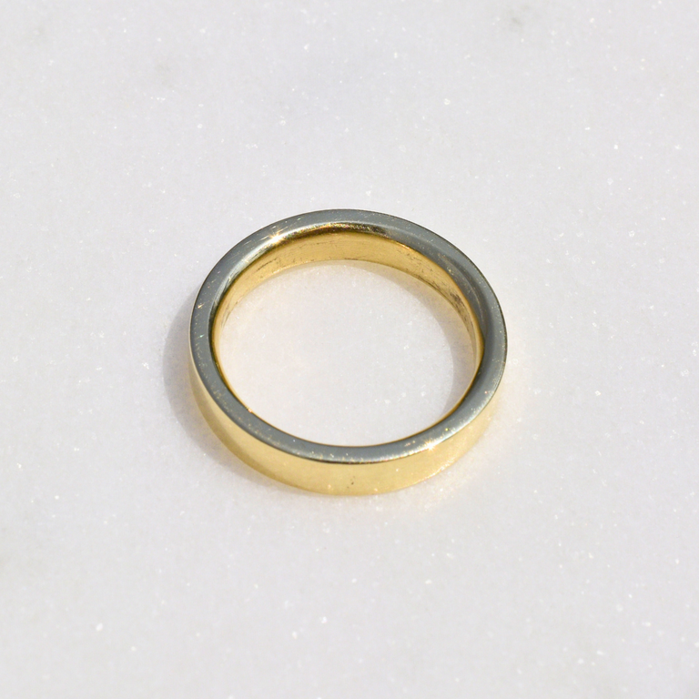 14K Flat Flat Inside-Rounded Band