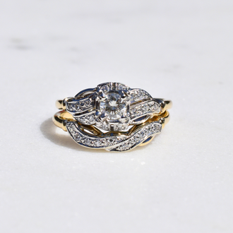 Estate Vintage-Style Wedding Set