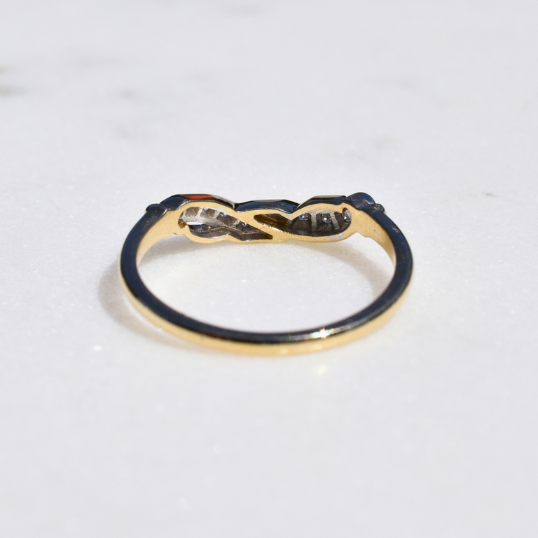 Estate Vintage-Style Wedding Set