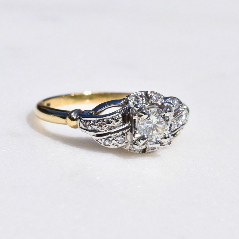 Estate Vintage-Style Wedding Set