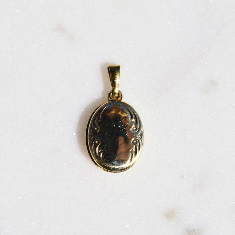 Estate 14K Oval Sliding Locket
