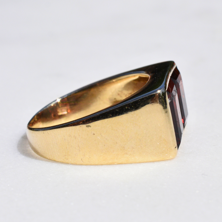 Estate 14K Ring with Two Red Stones (Chipped)