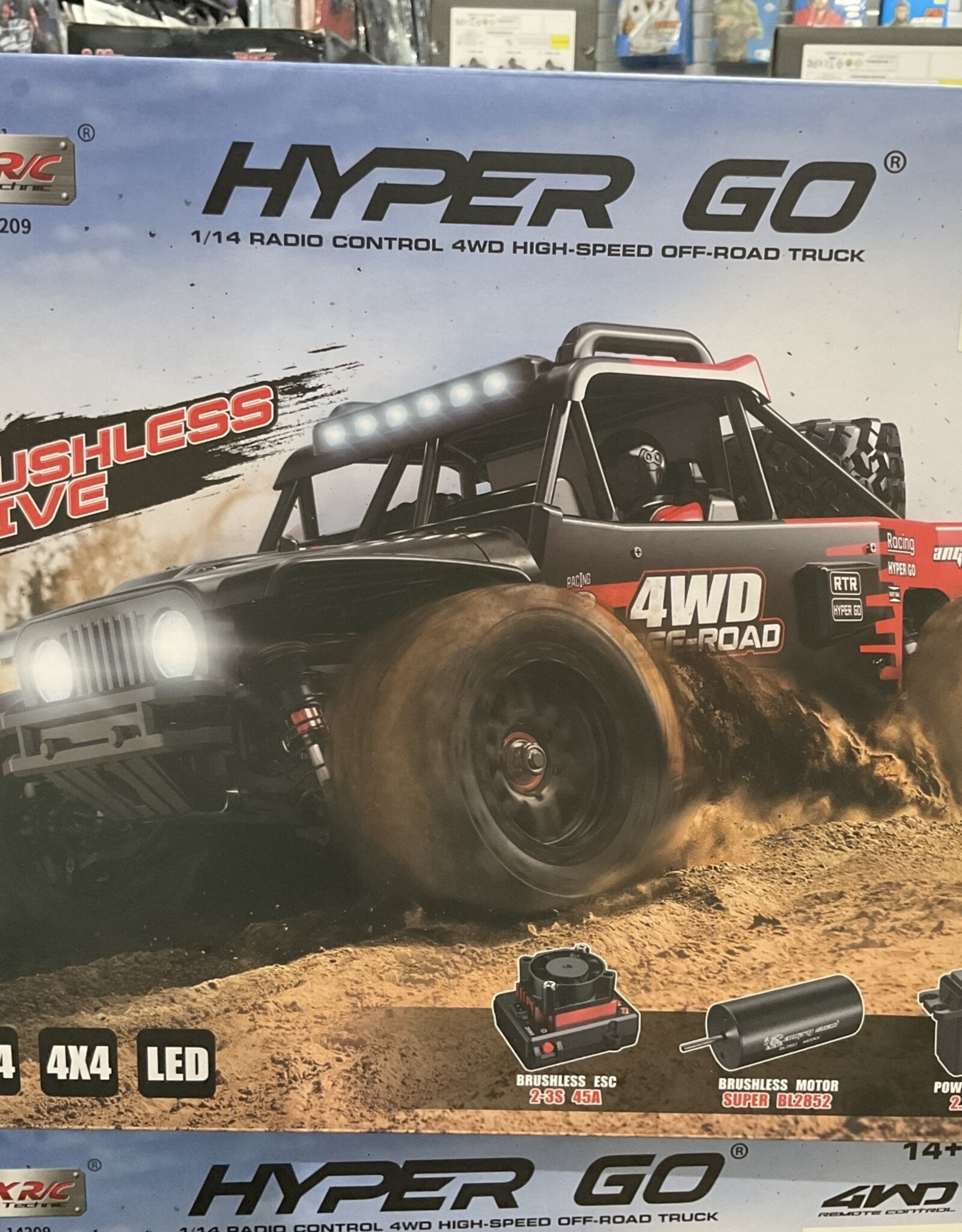 Hyper Go 4WD 1/ 14 Radio Control High- Speed off Road Track Red and