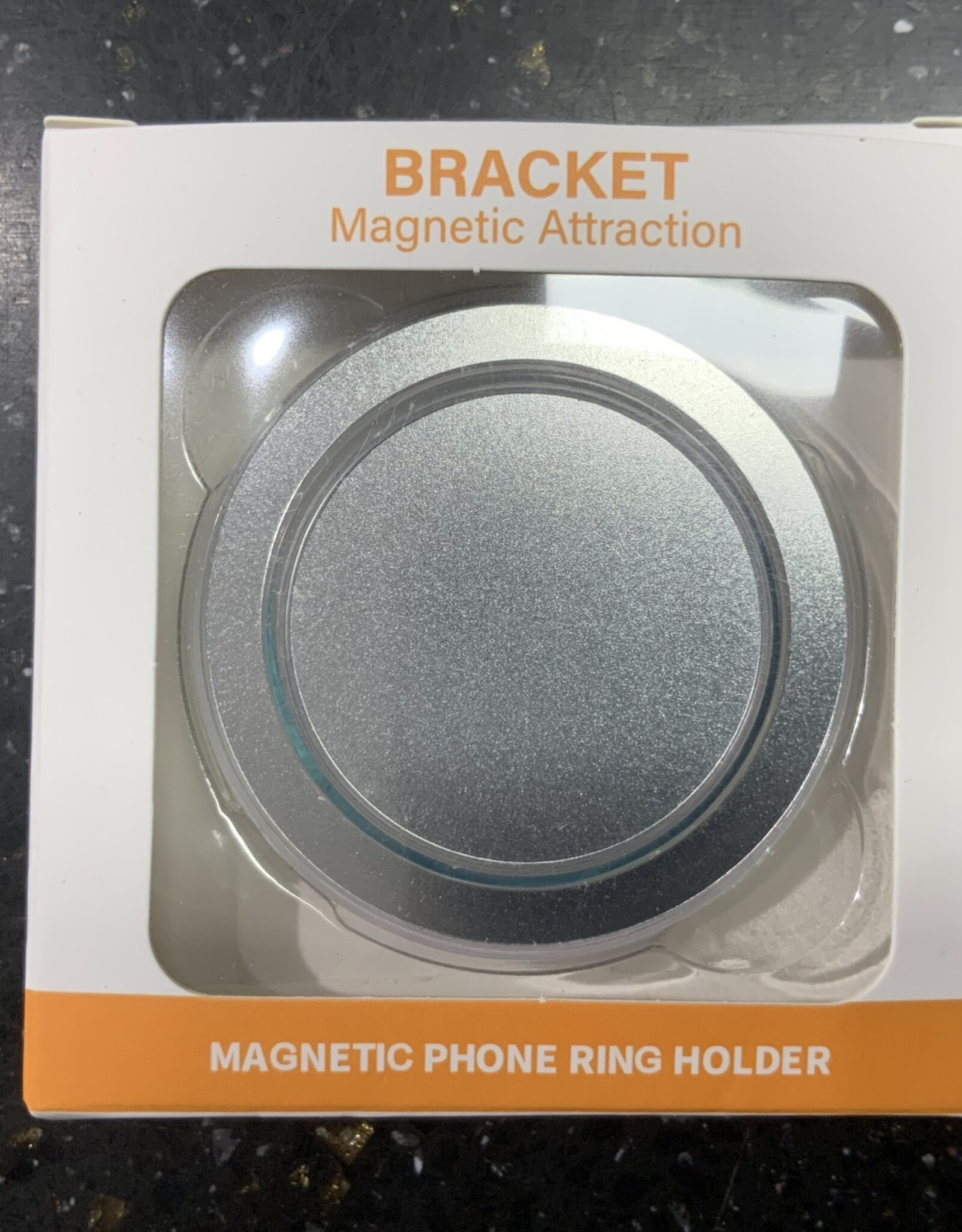Bracket magnetic attraction