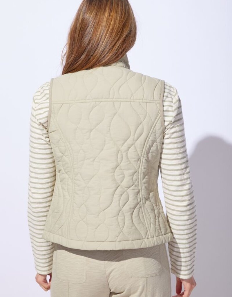 ESCAPE BY HABITAT WAVE QUILT SUMMIT VEST