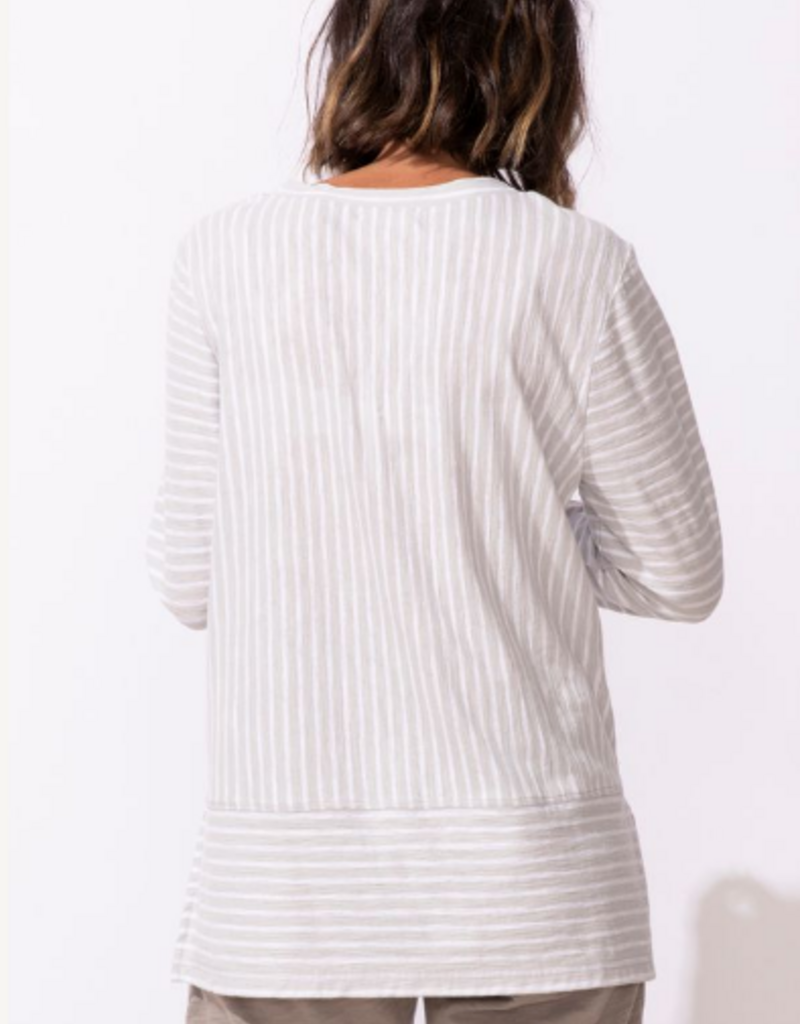 ESCAPE BY HABITAT EASY VNECK T