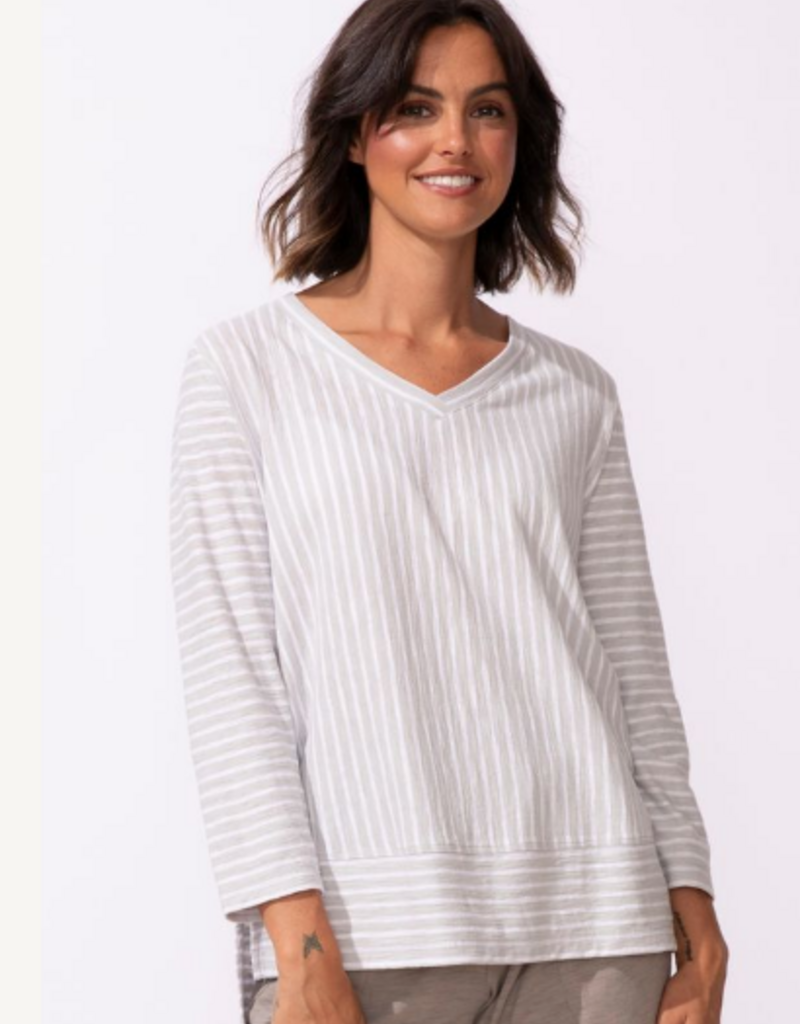 ESCAPE BY HABITAT EASY VNECK T