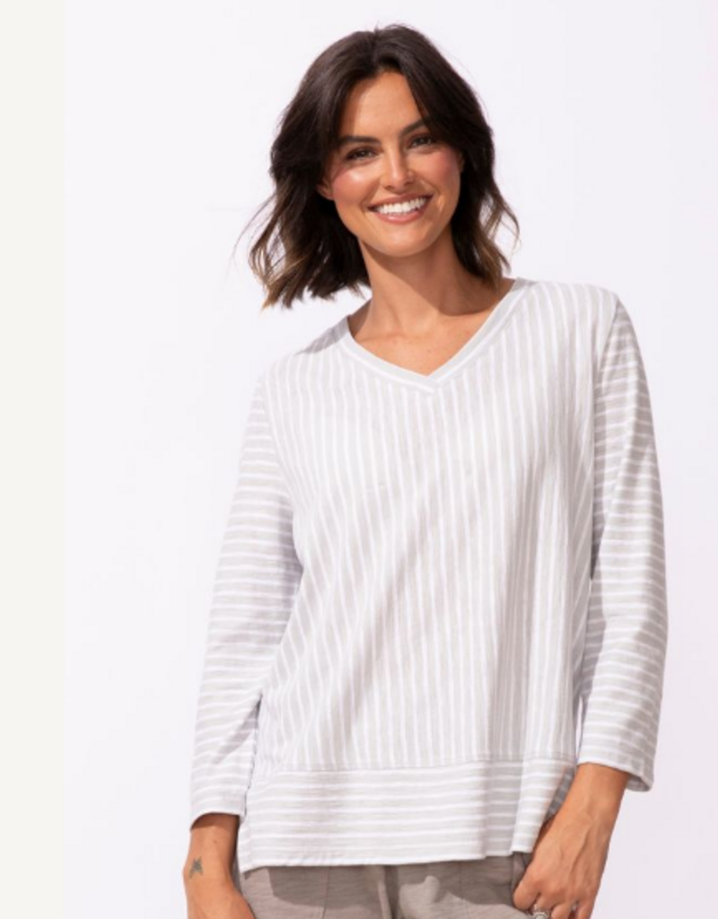 ESCAPE BY HABITAT EASY VNECK T