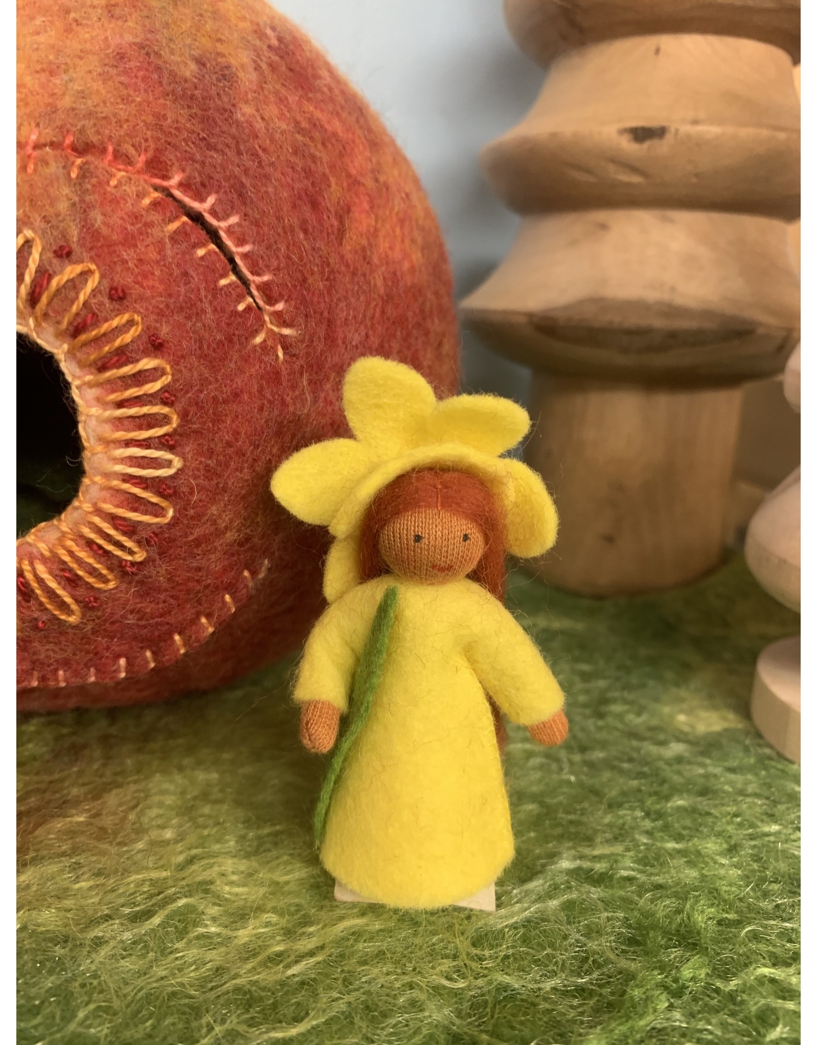 Daffodil Fairy ( Red Hair, Medium Skin)