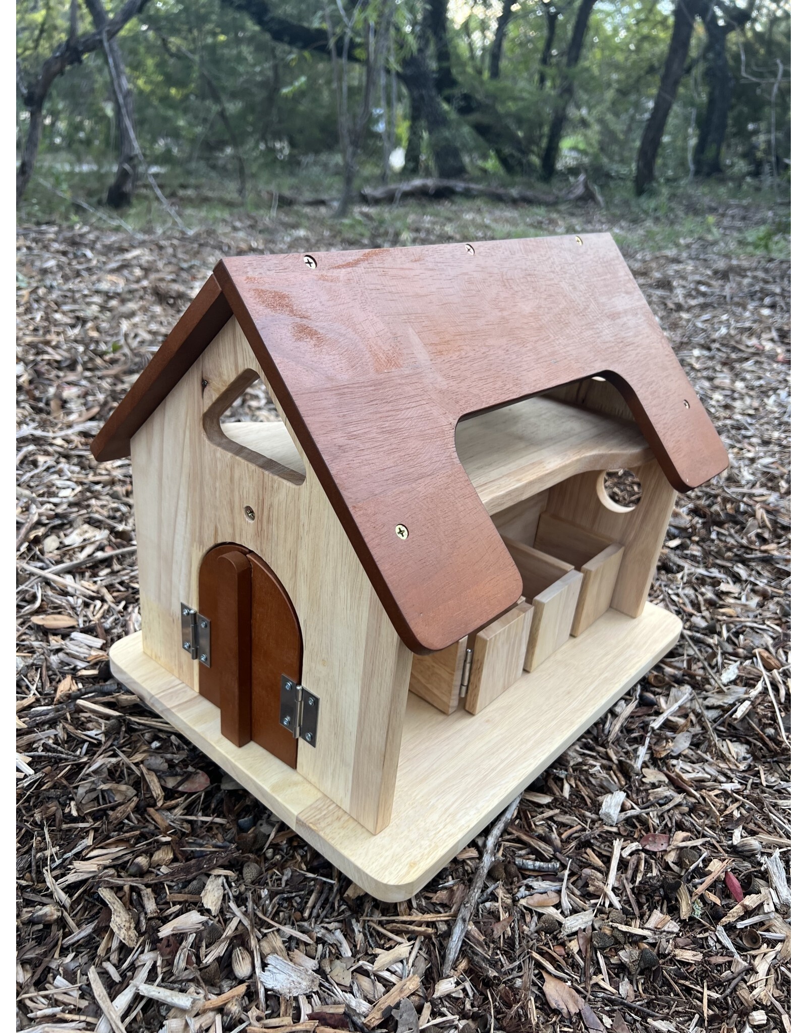 SALE! Horse Stable. Barn. Local pick up only. Reg price: $100
