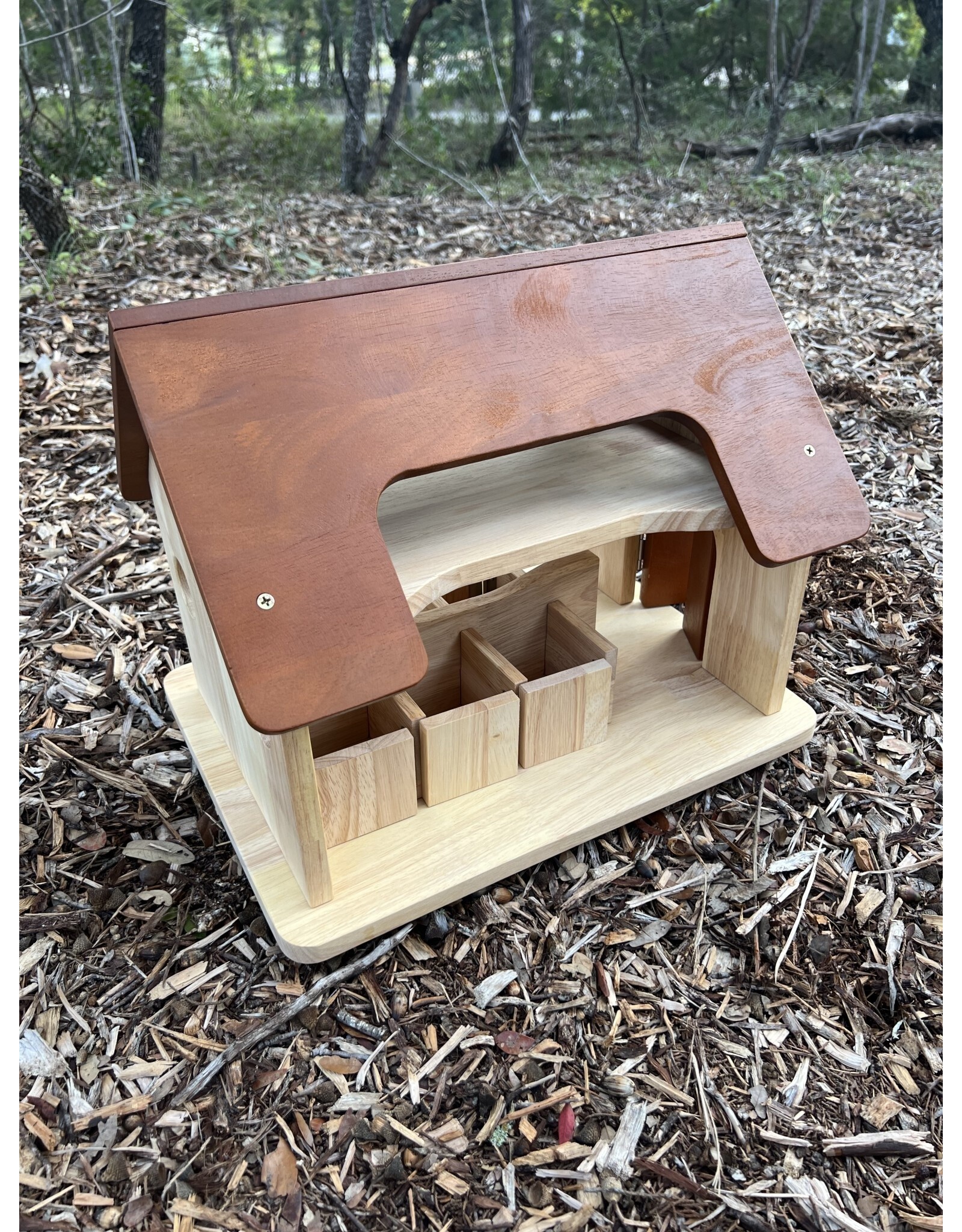 SALE! Horse Stable. Barn. Local pick up only. Reg price: $100