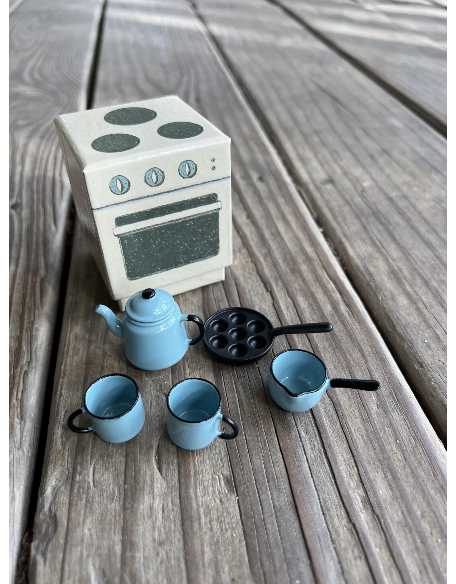 Madam Blue's Favorites. Mouse Oven - Maileg