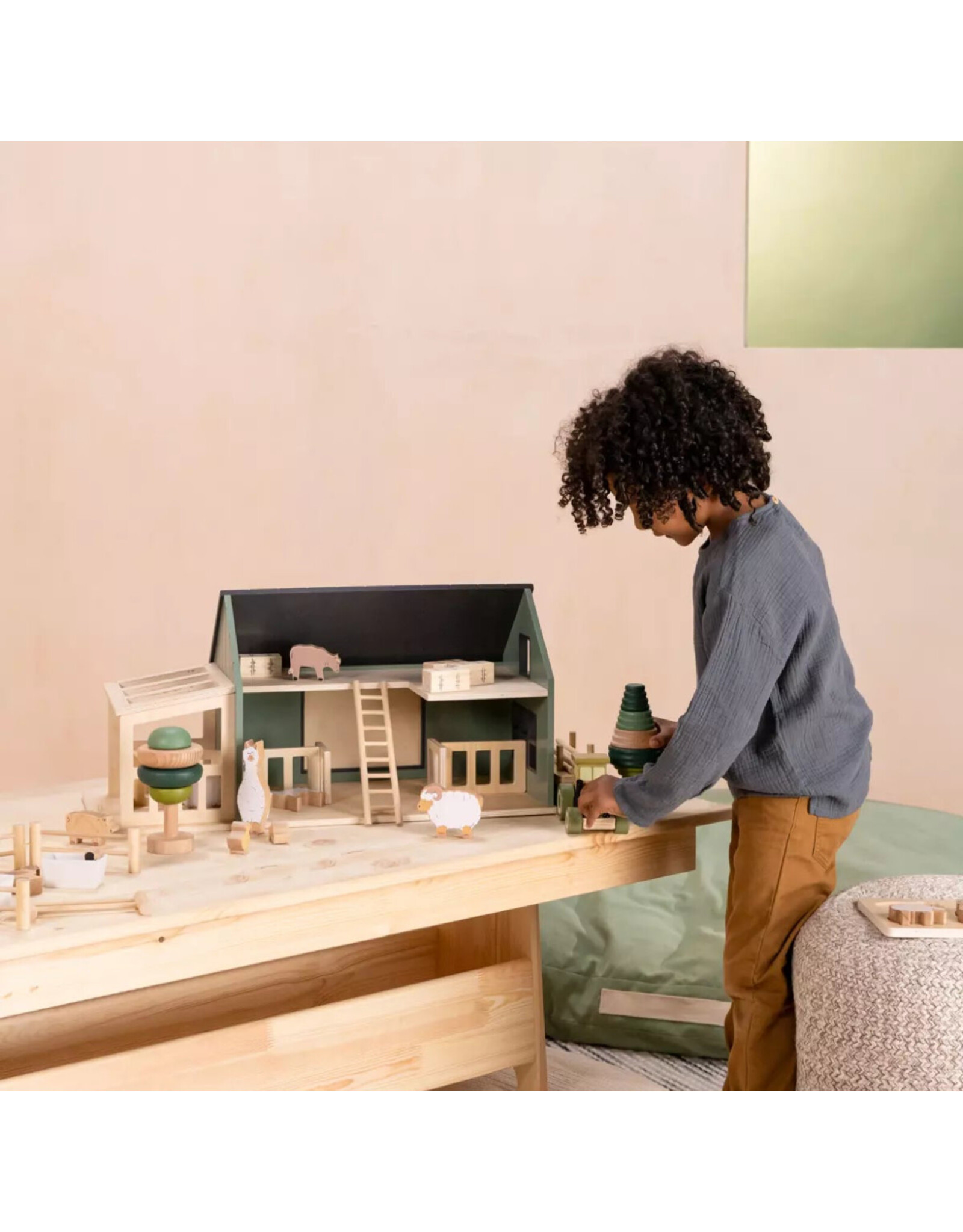 Sale! Wooden Farm and Accessories Set - Local Pick Up Only. Reg price: $165