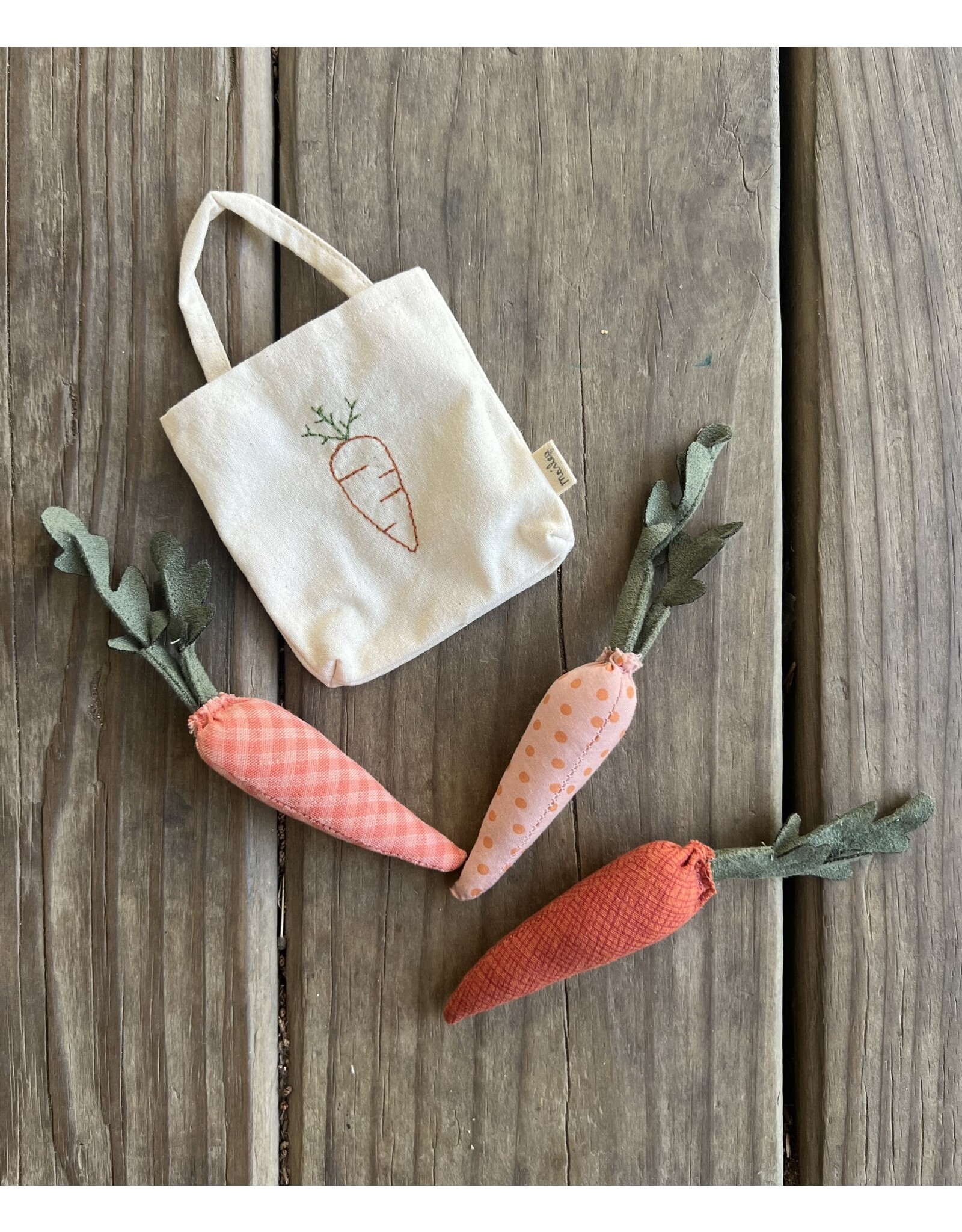 Mini Carrots in Shopping Bag. Maileg