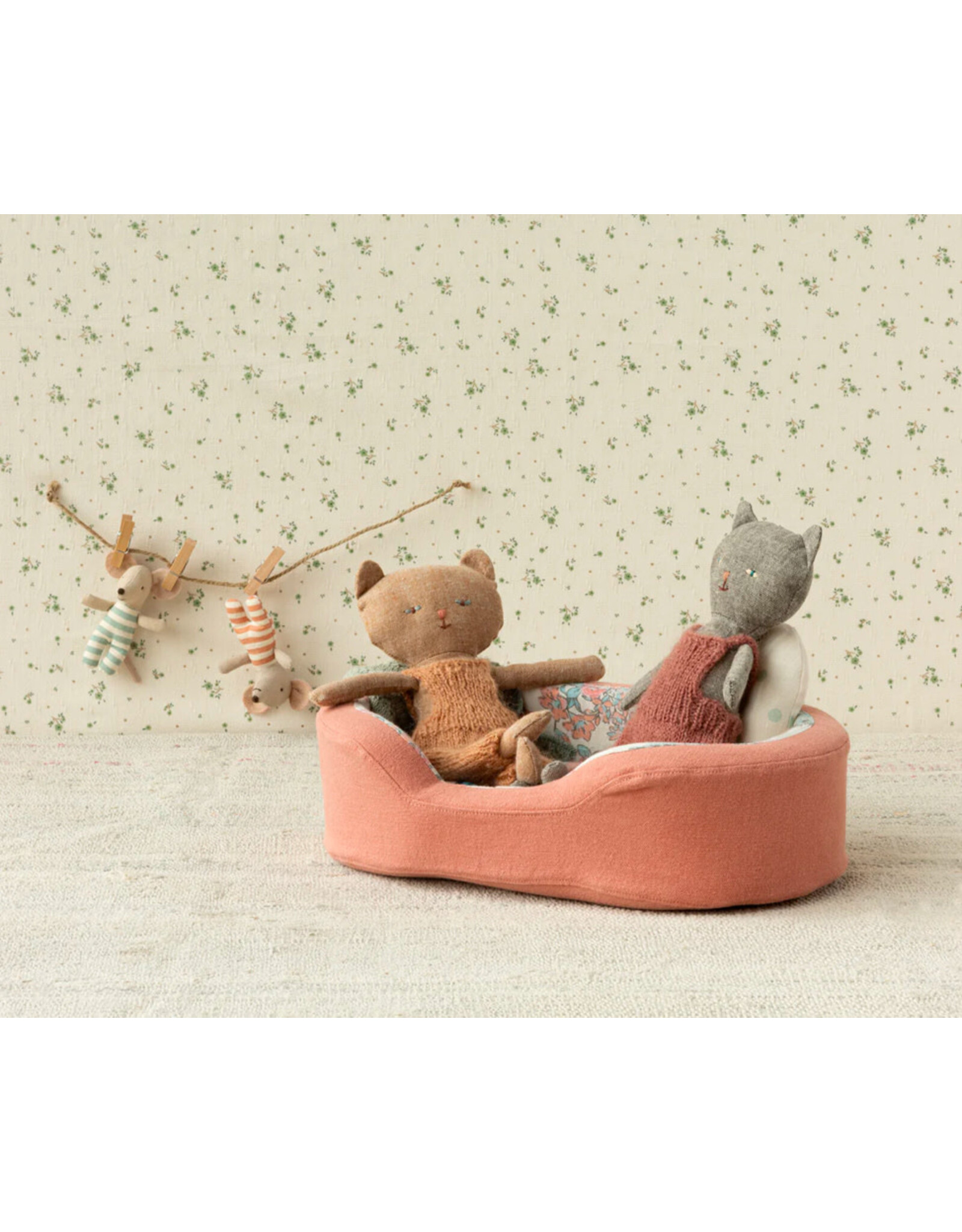 Cosy Basket, Medium - Coral. Maileg