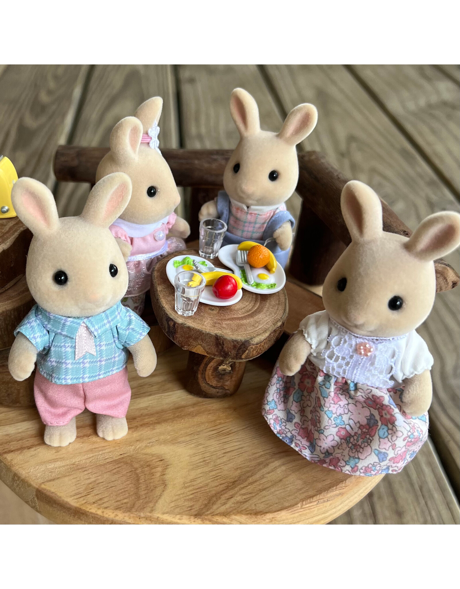 Milk Rabbit Family - Calico Critters