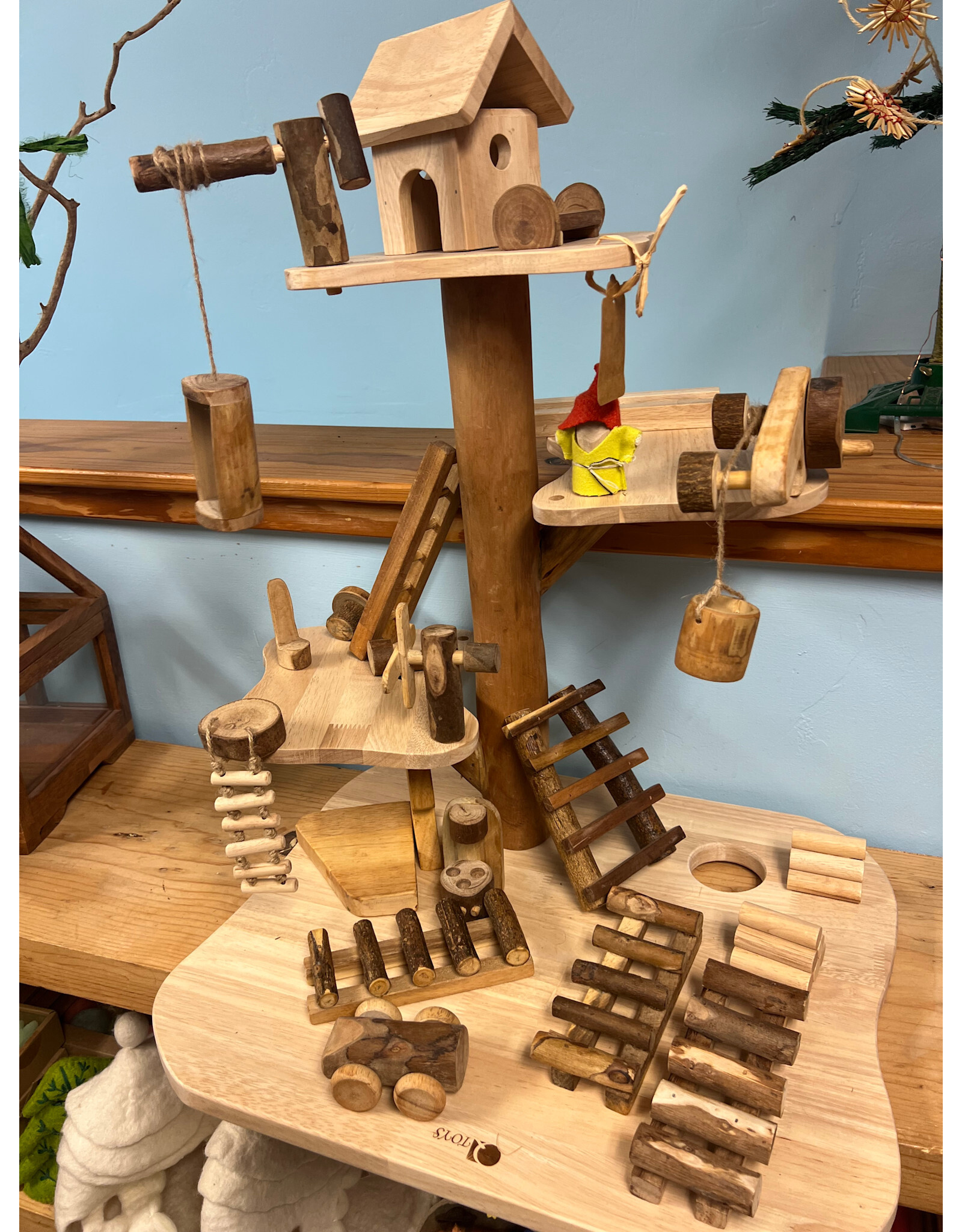 Adventure Tree House- Q Toys. Local Pick Up Only