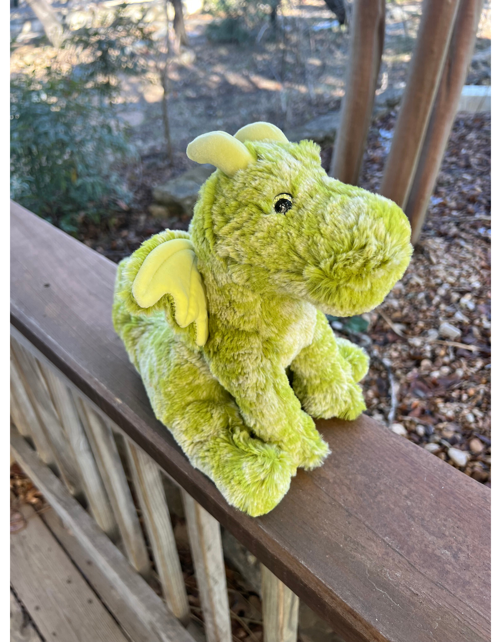 Lucien Green Dragon - sitting