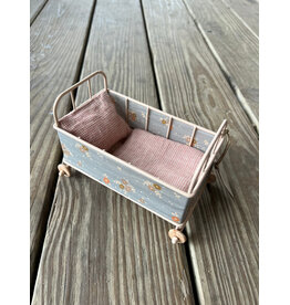 Micro Cot Bed - Powder. Maileg