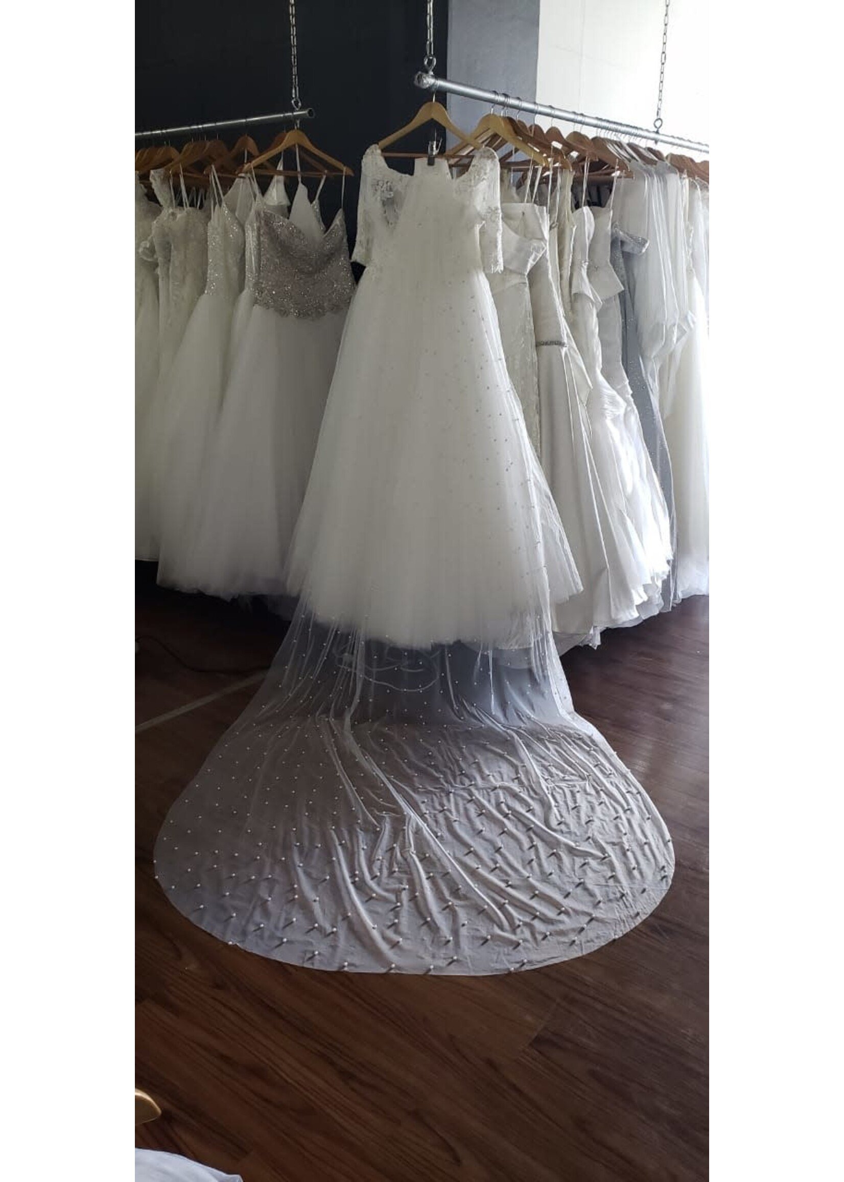 VEIL - MFMV102 - PEARL CATHEDRAL