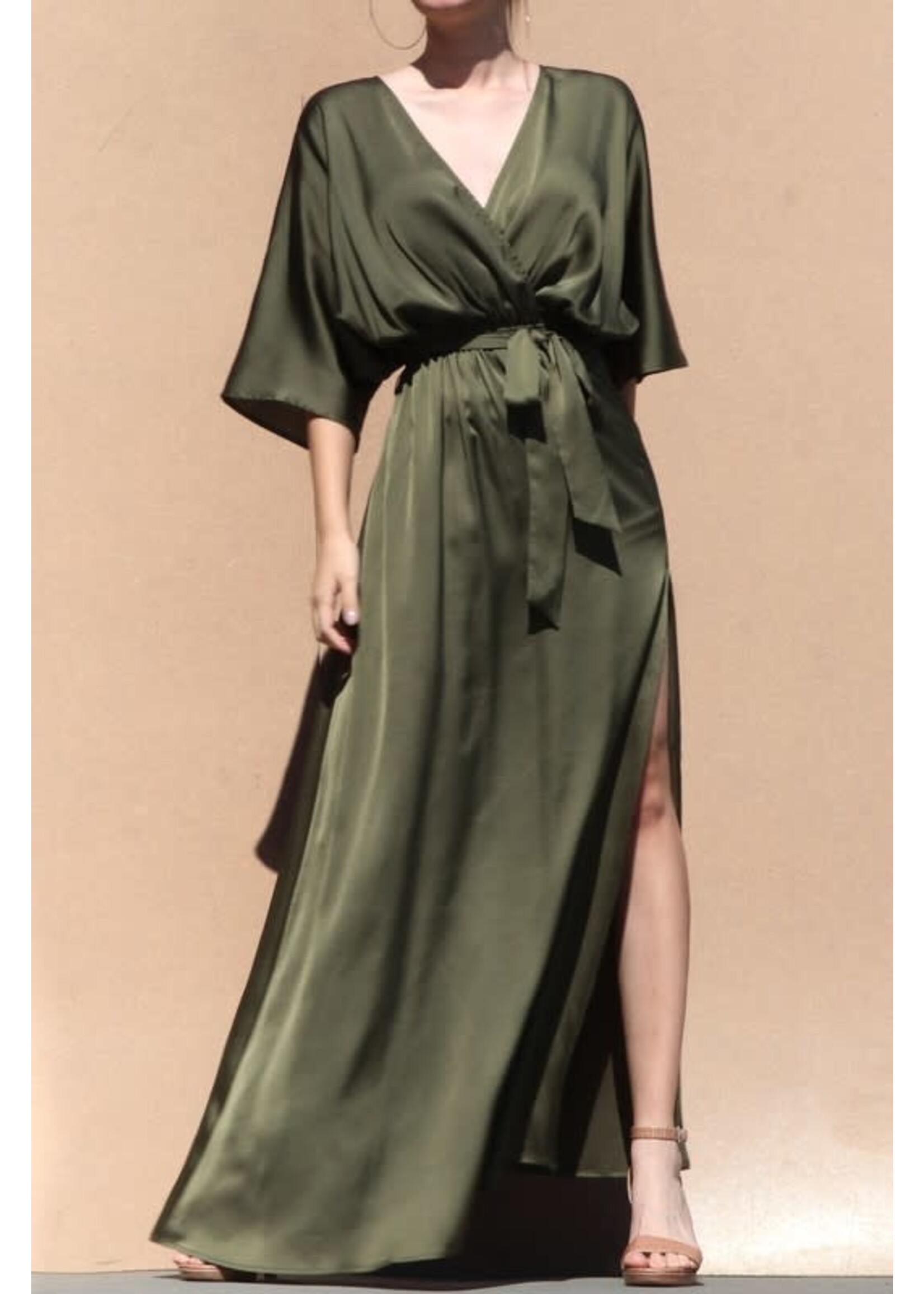 DDR3811 VNECK SATIN 3/4 RELAXED SLEVE W SLIT BLUSH Guam