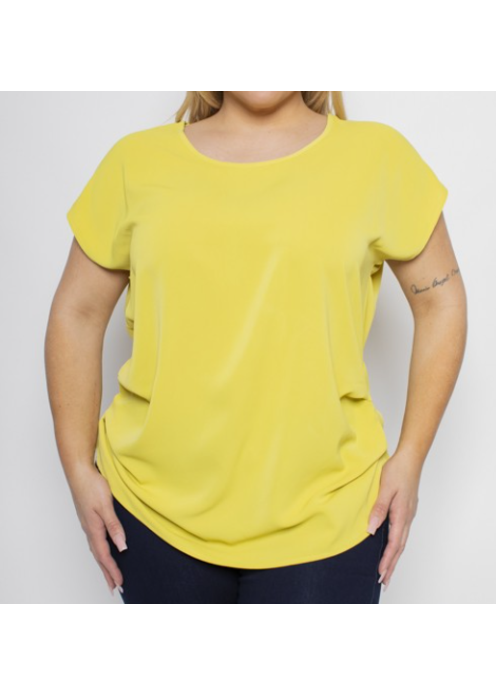 ECEC45T - PLUS ROUND NECK W BACK KEYHOLE BLOUSE