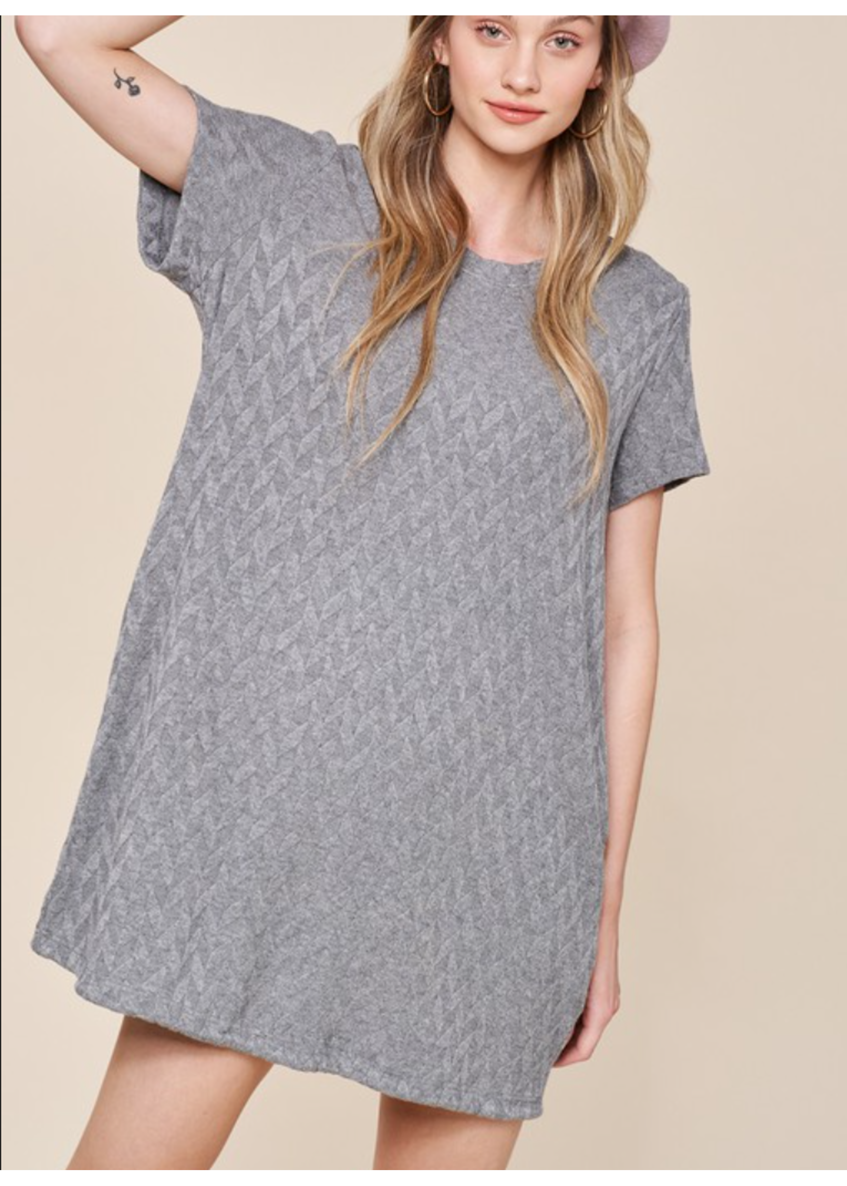 LELD1015 - TEXTURED KNIT SHIFT DRESS