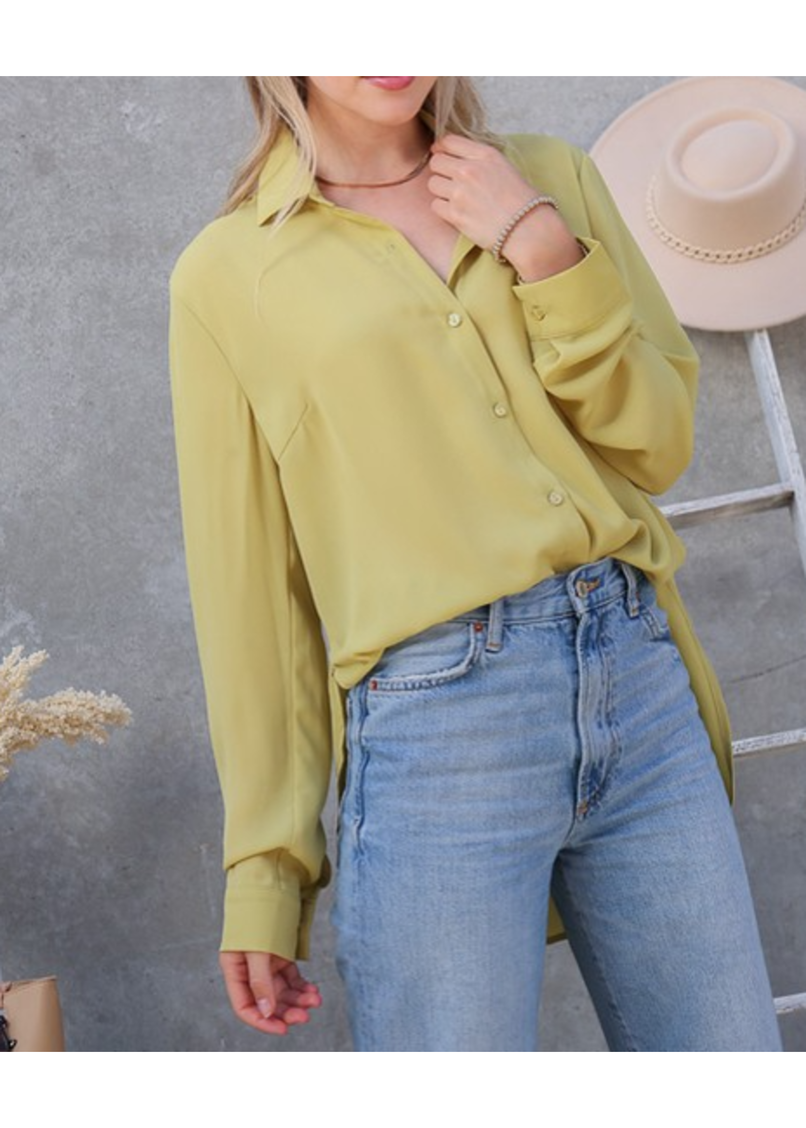 TGWN9519 - LONG SLEEVE BUTTON DOWN CHIFFON OVERSIZED BLOUSE W SIDE SLIT
