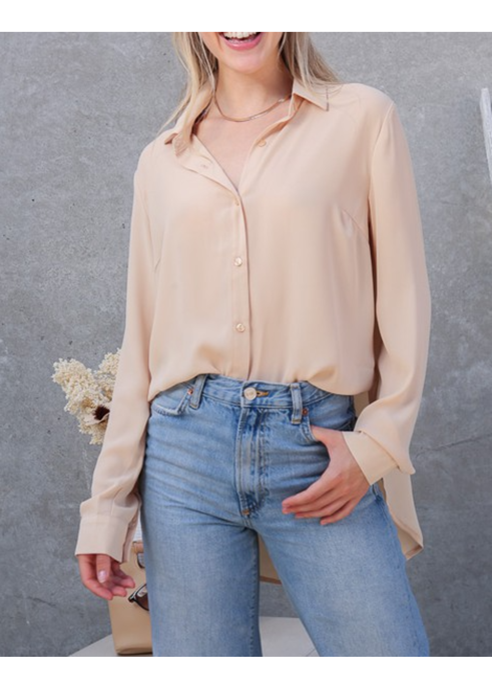 TGWN9519 - LONG SLEEVE BUTTON DOWN CHIFFON OVERSIZED BLOUSE W SIDE SLIT
