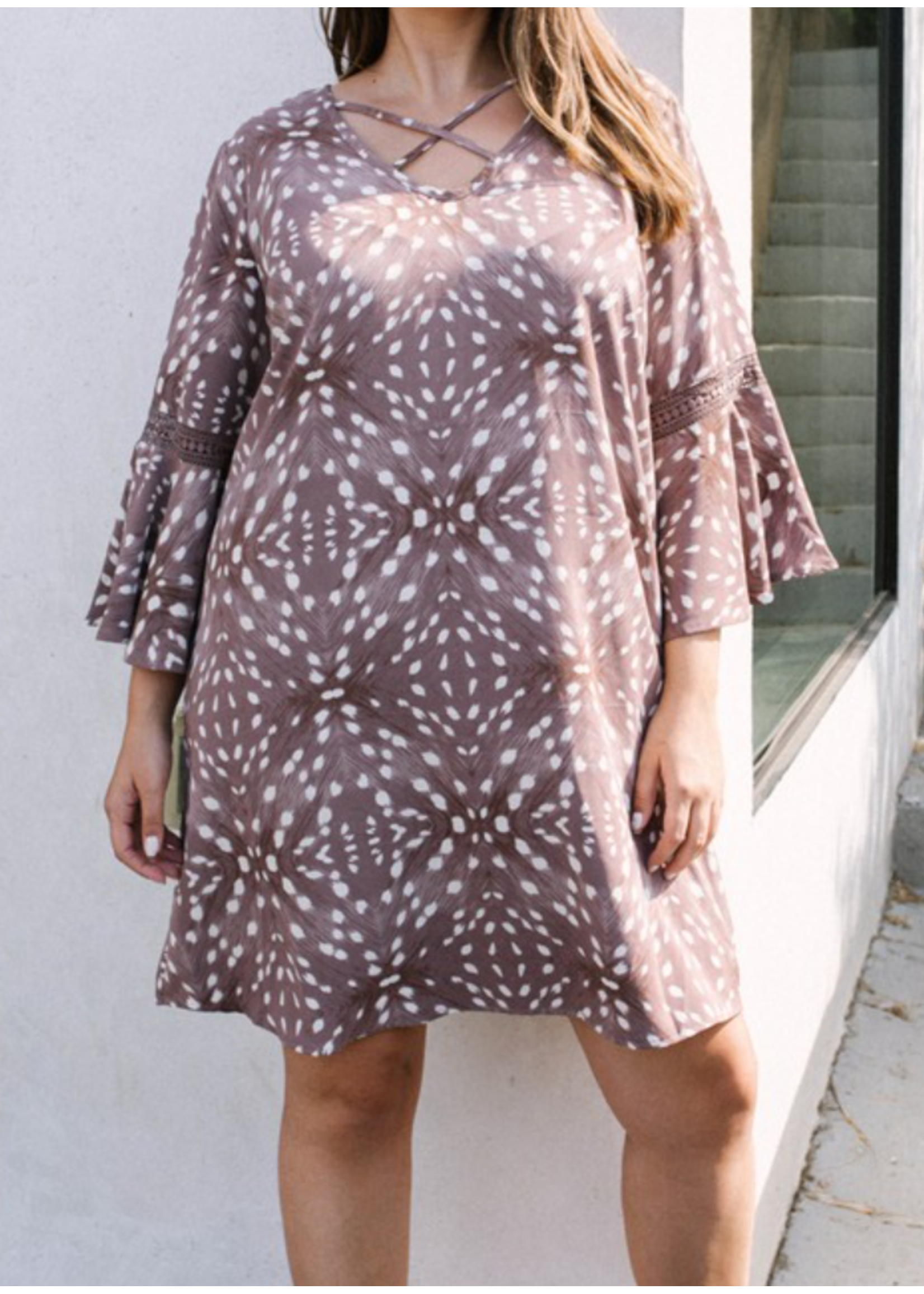 OIID14359P - PLUS GEO PRINTED WOVEN SHIFT DRESS
