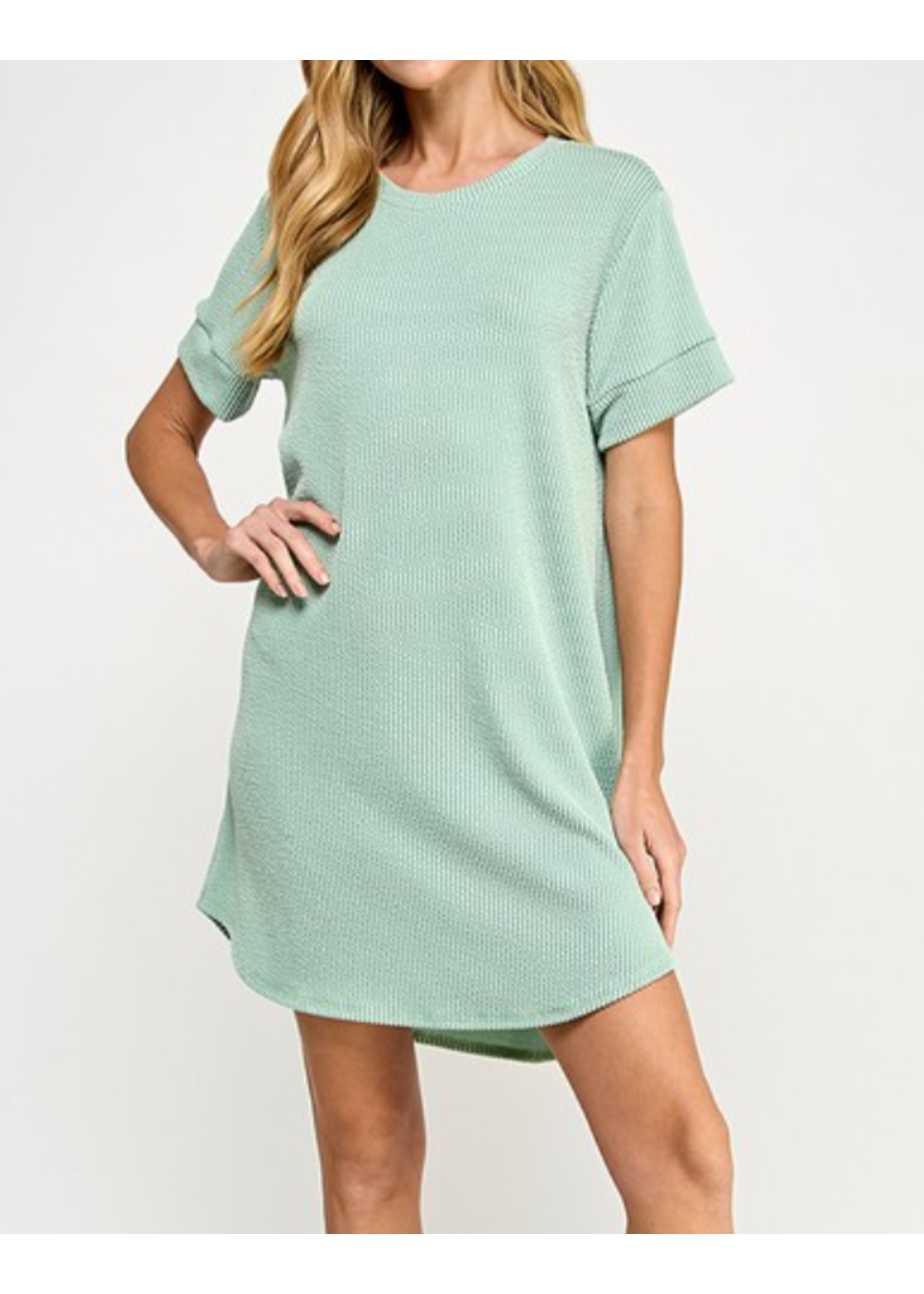 2HD4049 - RIBBED SHIFT DRESS W ROUND NECK, SHORT SLEEVED AND CURVED HEM