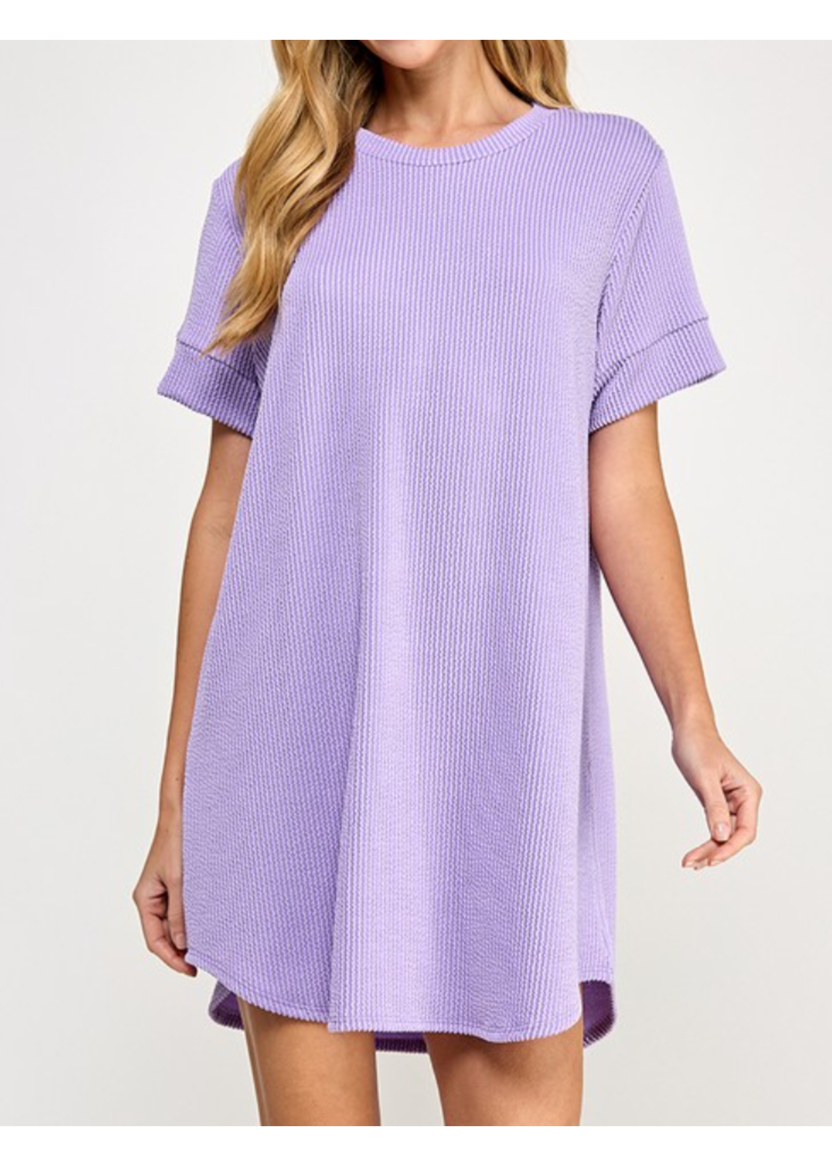 2HD4049 - RIBBED SHIFT DRESS W ROUND NECK, SHORT SLEEVED AND CURVED HEM