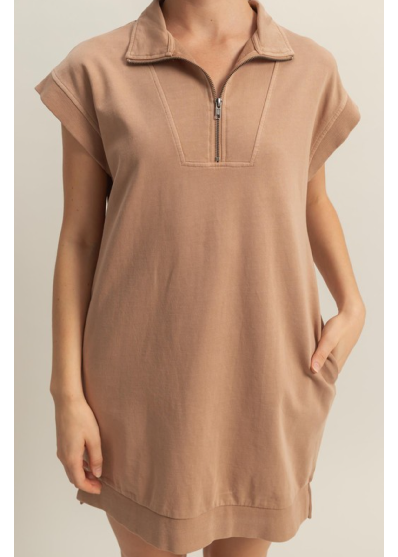 HFDZ25C300  -  Zip Up Mock Neck Shift Dress
