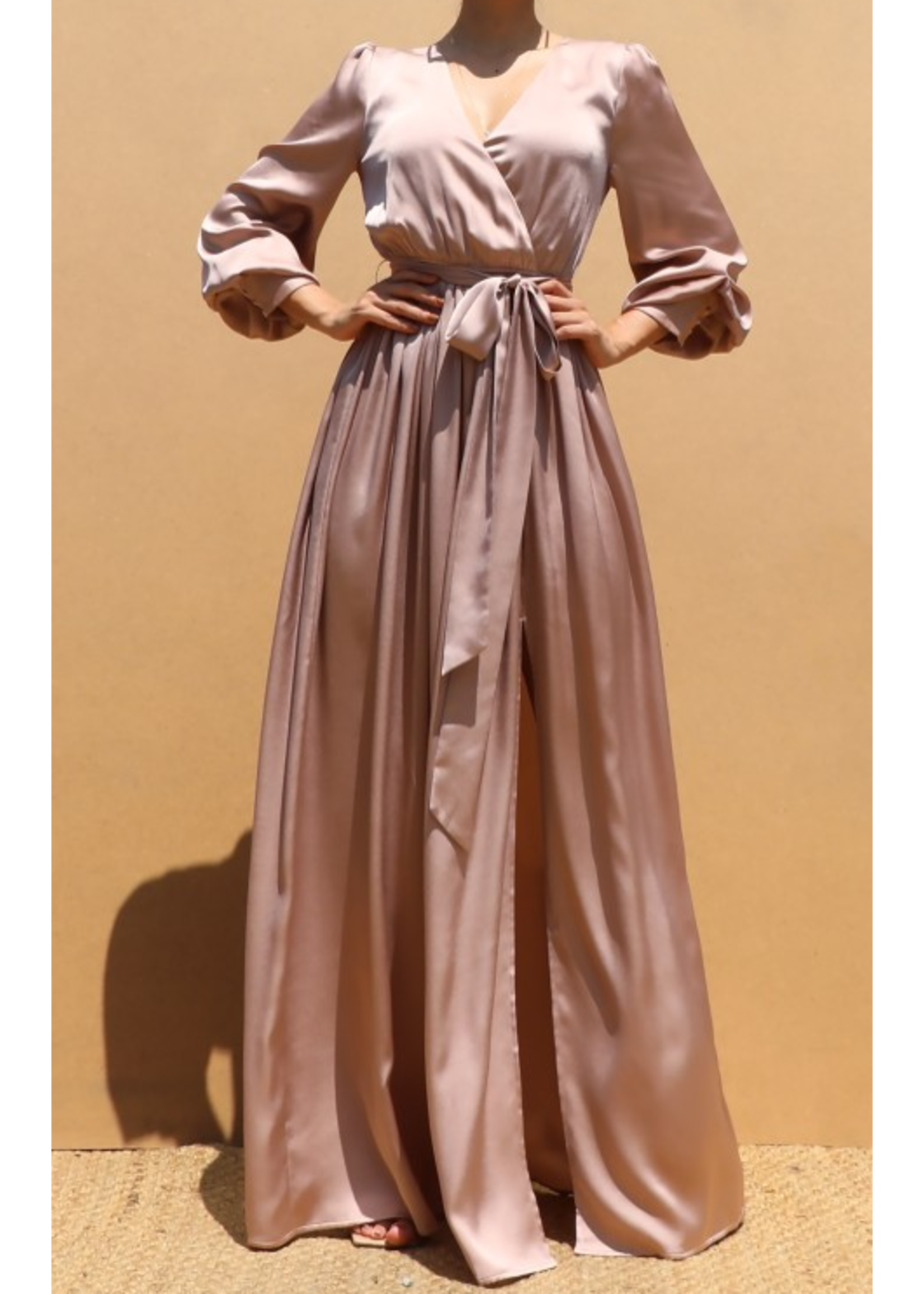 DDDD7536 - V Neck Satin Puff Sleeved Gown