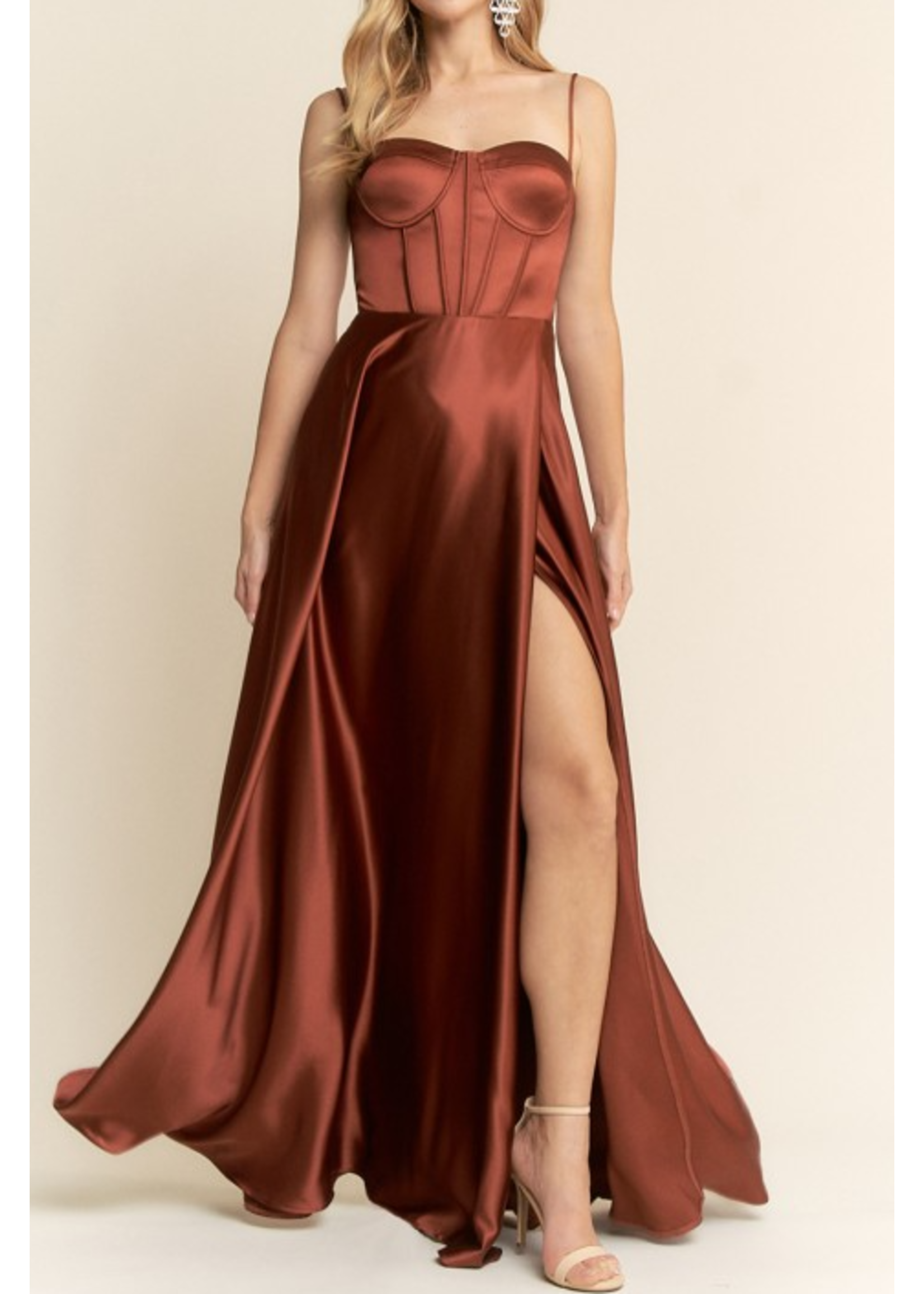 MUMF22862 - Sweetheart Neckline Satin Gown
