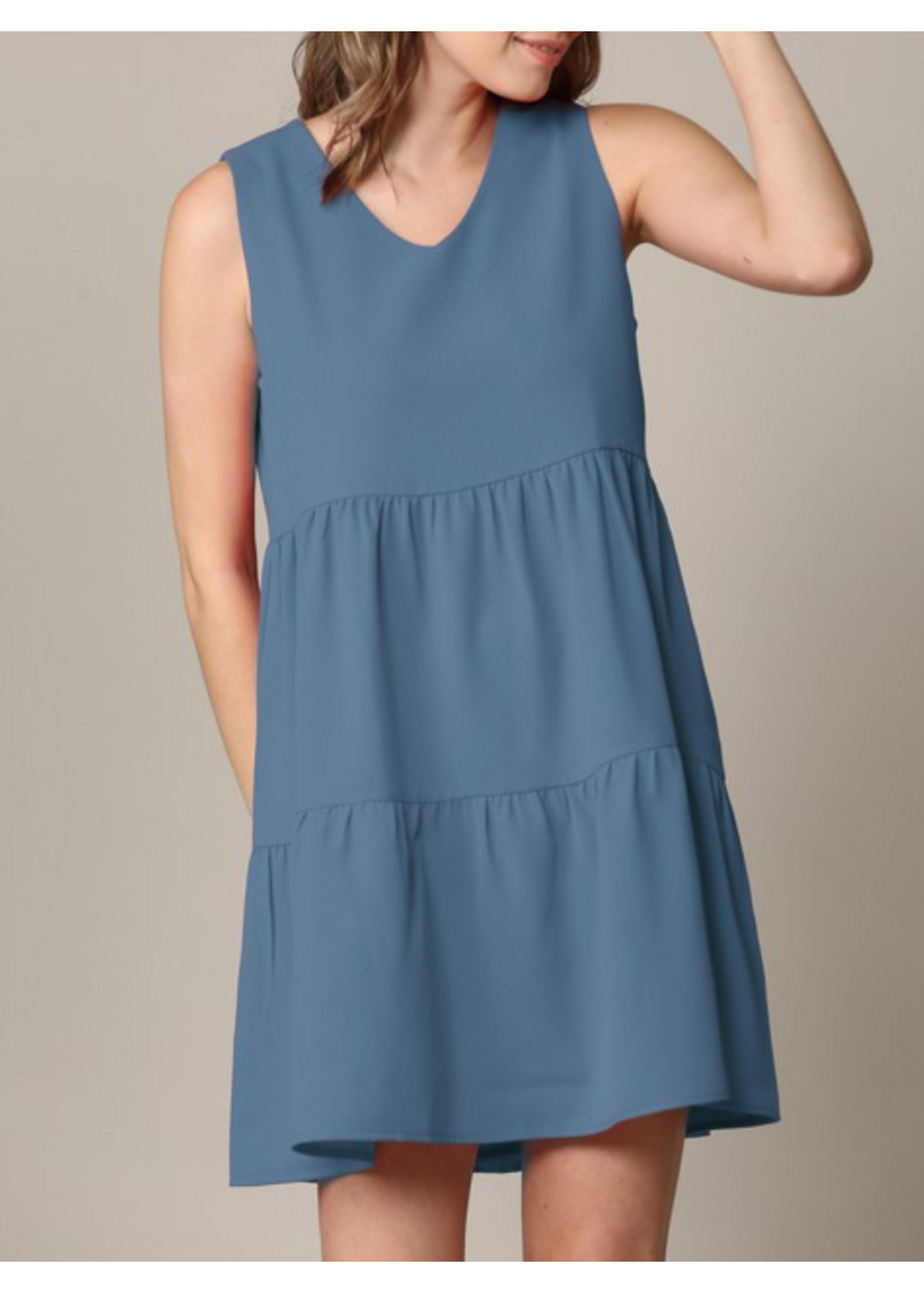 MJWDR2357 - SLEEVELESS TUNIC W VNECK