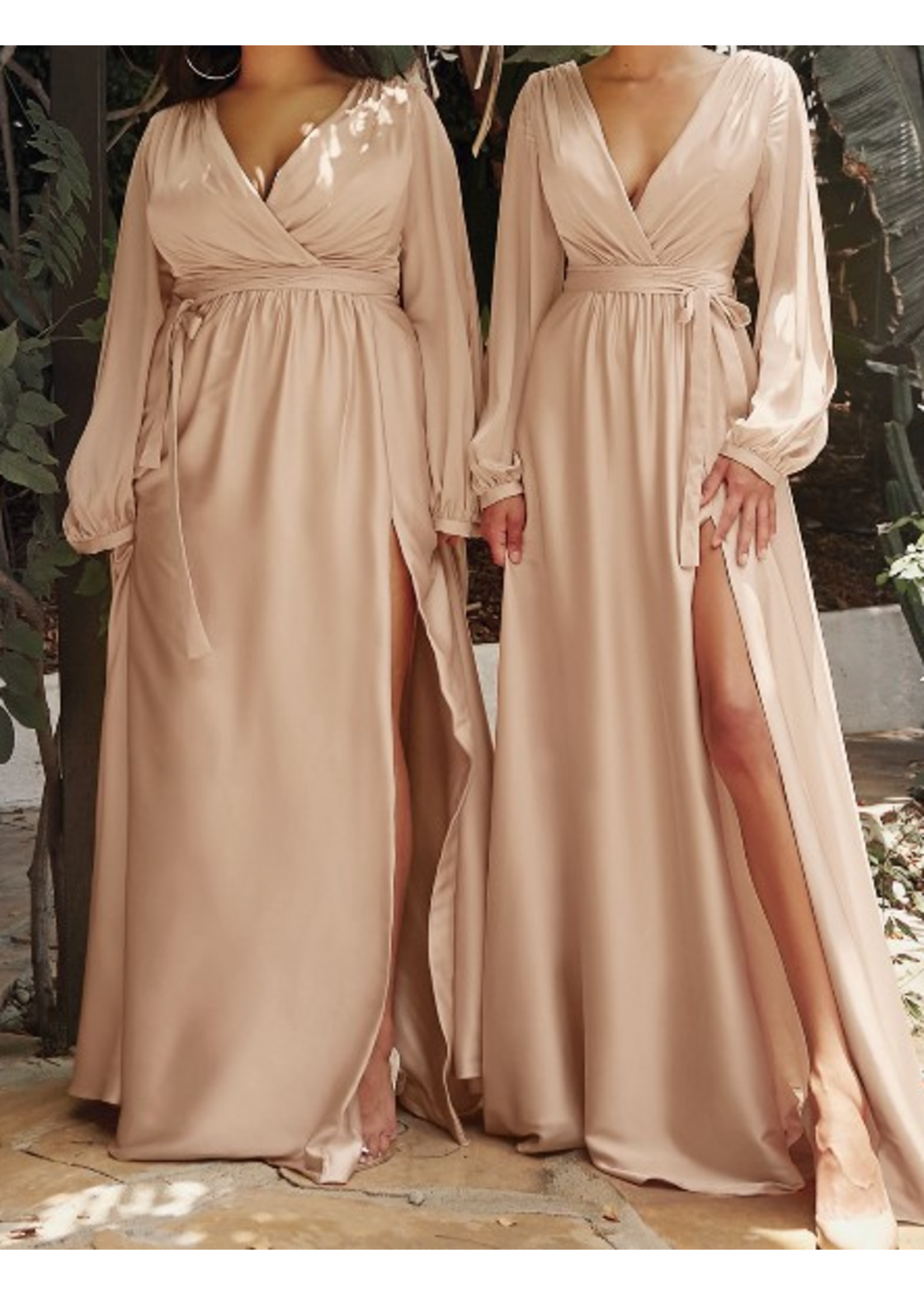 17CD7475 - CURVE SATIN LONG SLEEVE GOWN