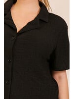 TMWN11434X - PLUS TEXTURED COLLARED SHORT SLEEVE BUTTON-UP TOP