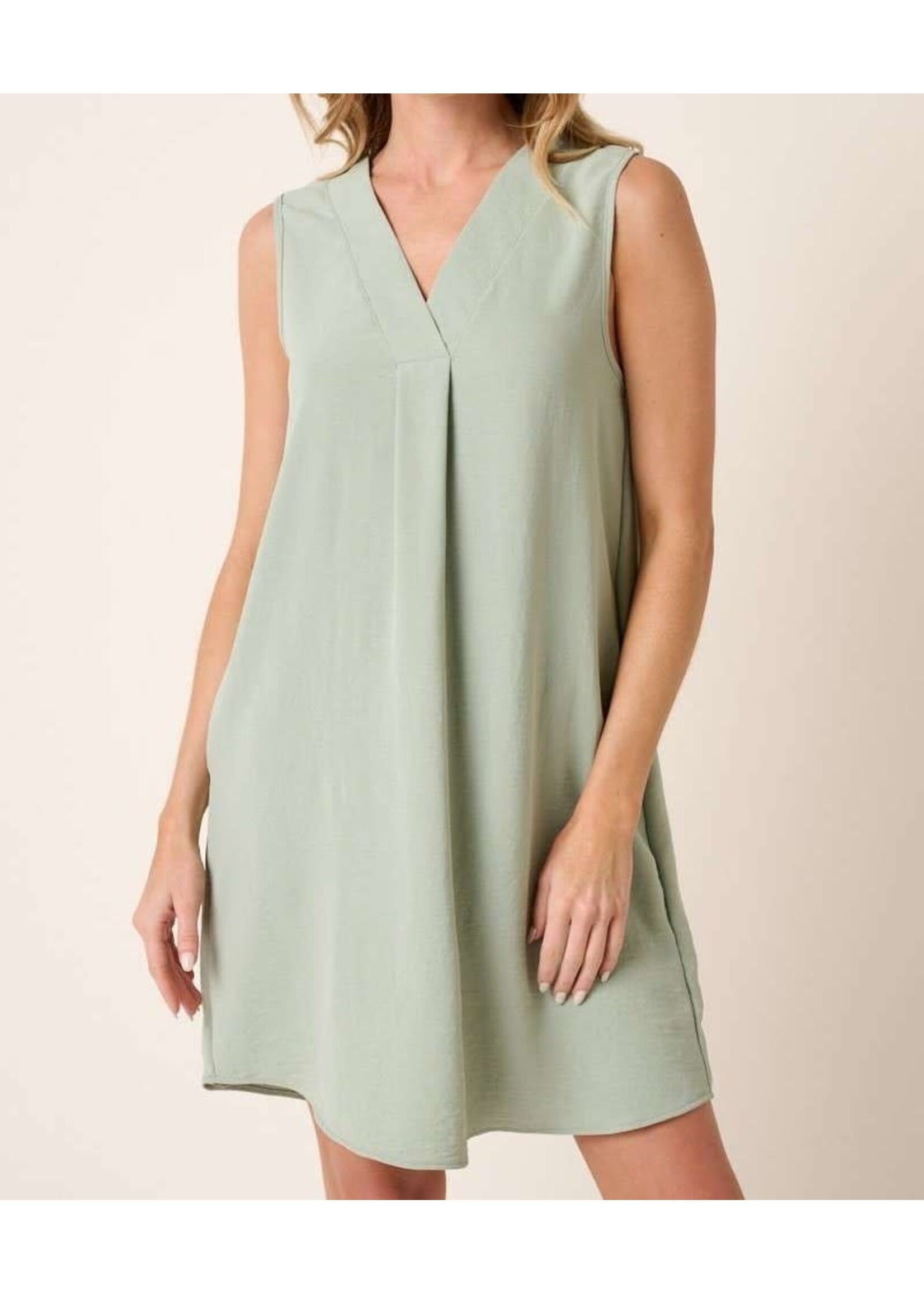 MSD1887 - AIRFLOW WOVEN VNECK PLEAT DETAIL SLEEVLESS DRESS