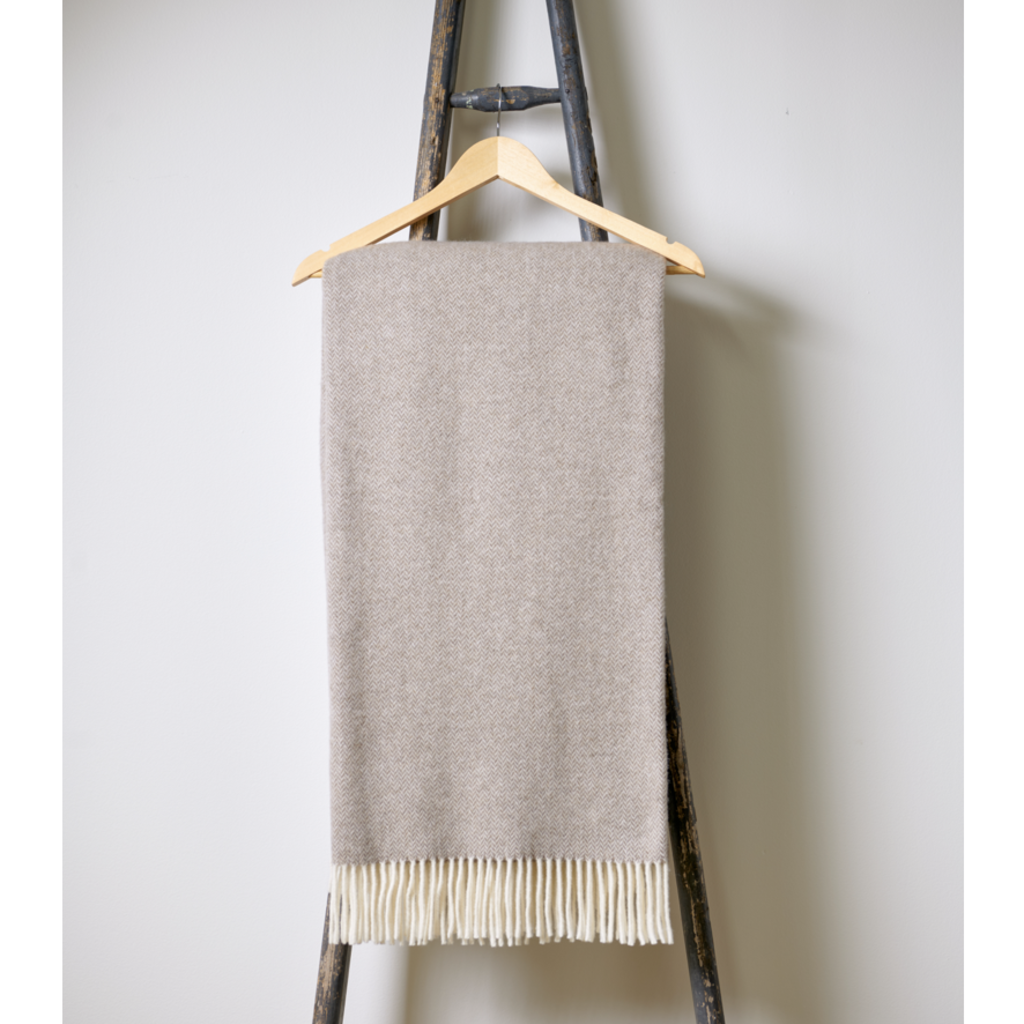 Chevron Throw -